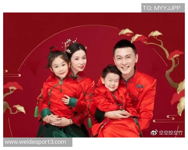 幸福满满的一家人库嫂分享全家福照甜蜜瞬间温馨满溢