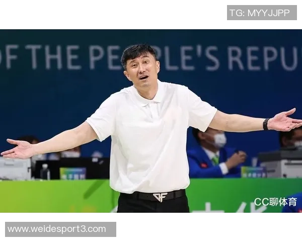 广东男篮主帅杜锋亲临现场助威广东女篮新赛季首战精彩揭幕