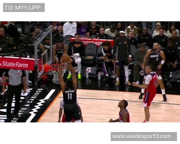 布克赞伊戈达罗球商高超换防迅速能精准洞察场上局势