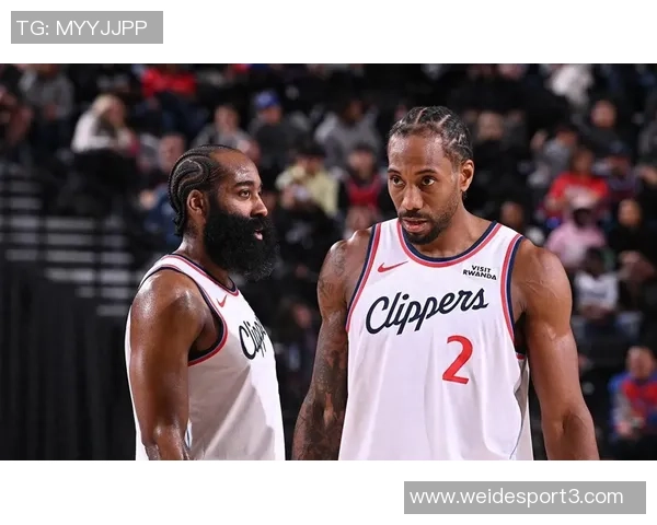 科林斯解析小卡与哈登的领导力表现场内外积极发声引领球队